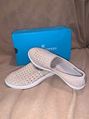 Clarks Cloudsteppers Breeze Lily Slip On in Light Taupe